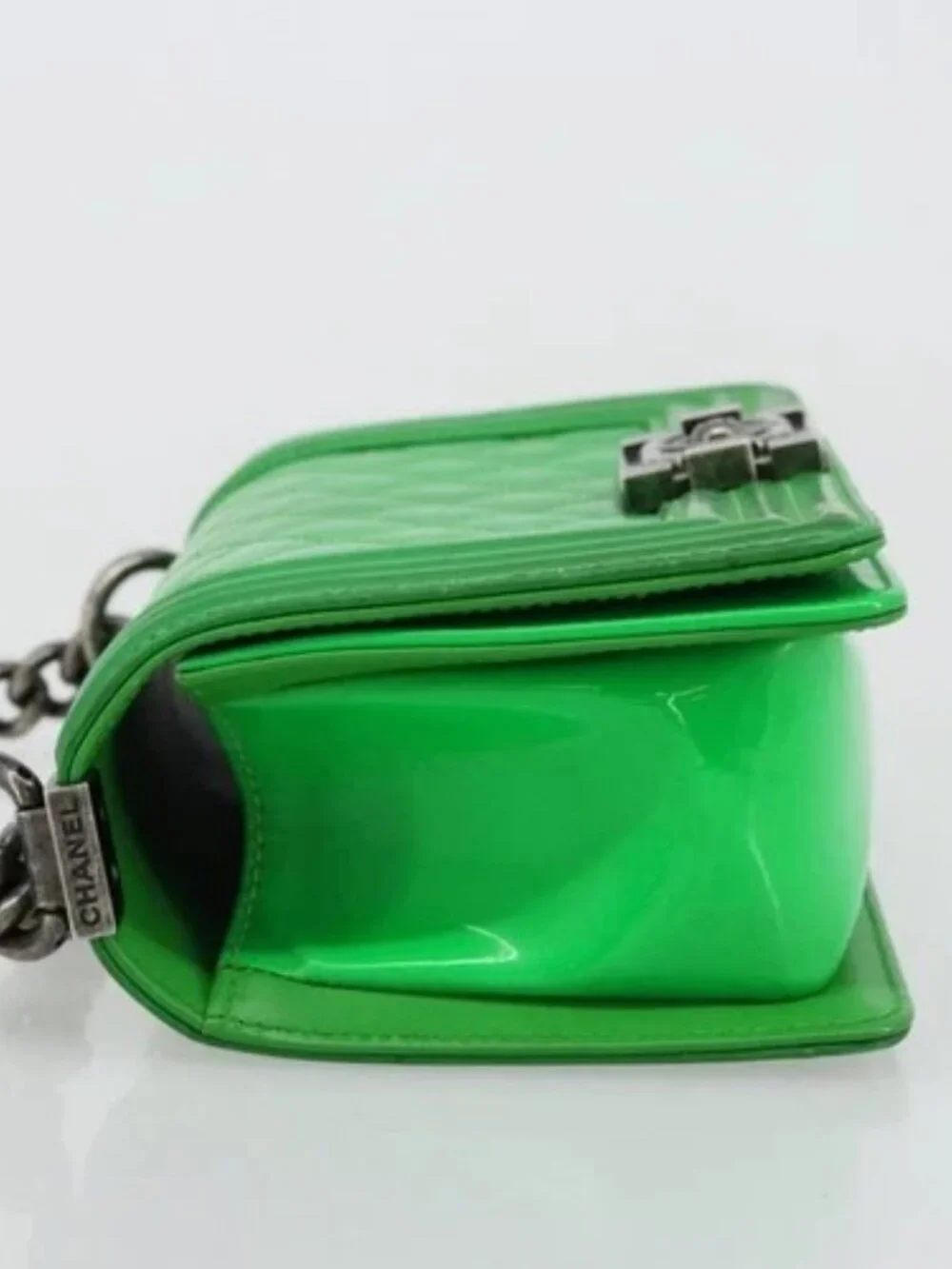 CHANEL Matelasse Chain Shoulder Bag Patent leather Green CC Auth 179242